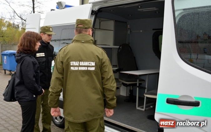 Zdjęcie w galerii na portalu naszraciborz.pl: Wizyta oficera łącznikowego policji Republiki Federalnej Niemiec u śląskich pogranicznik&oacute;w w Raciborzu wiadomości z regionu
