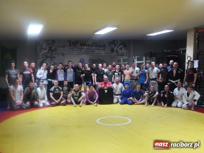 Zdjęcie w galerii na portalu naszraciborz.pl: Trwają przygotowania do Gali MMA wiadomości z regionu