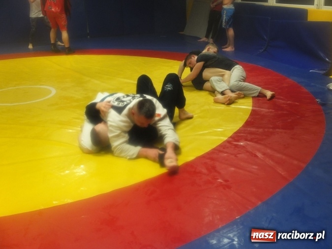 Zdjęcie w galerii na portalu naszraciborz.pl: Trwają przygotowania do Gali MMA wiadomości z regionu
