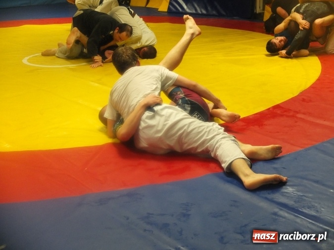 Zdjęcie w galerii na portalu naszraciborz.pl: Trwają przygotowania do Gali MMA wiadomości z regionu