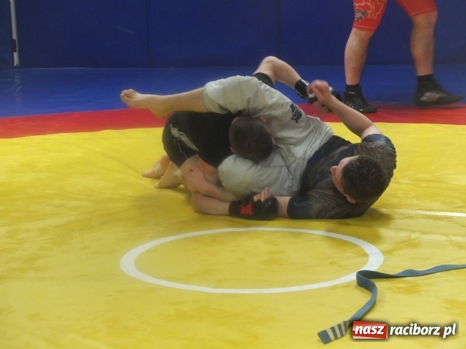 Zdjęcie w galerii na portalu naszraciborz.pl: Trwają przygotowania do Gali MMA wiadomości z regionu