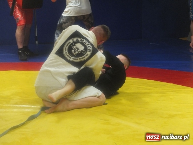 Zdjęcie w galerii na portalu naszraciborz.pl: Trwają przygotowania do Gali MMA wiadomości z regionu