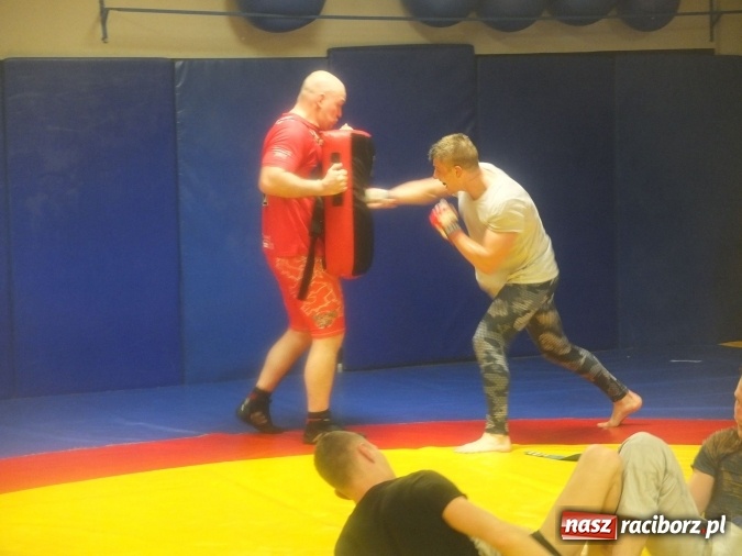 Zdjęcie w galerii na portalu naszraciborz.pl: Trwają przygotowania do Gali MMA wiadomości z regionu