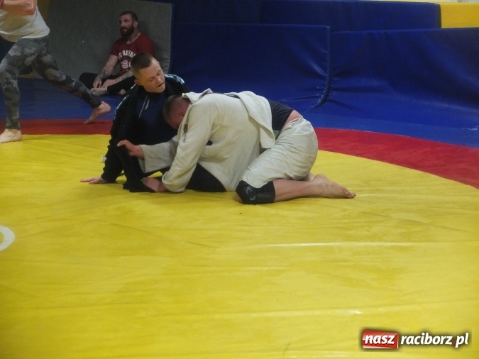 Zdjęcie w galerii na portalu naszraciborz.pl: Trwają przygotowania do Gali MMA wiadomości z regionu