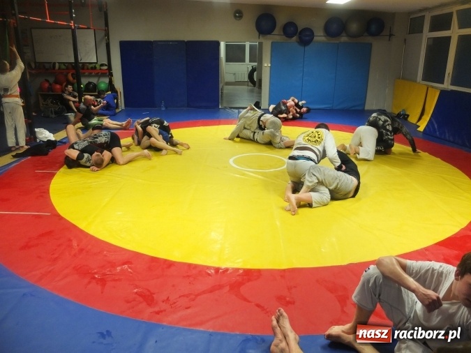 Zdjęcie w galerii na portalu naszraciborz.pl: Trwają przygotowania do Gali MMA wiadomości z regionu