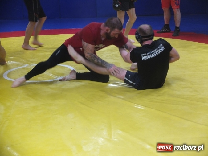 Zdjęcie w galerii na portalu naszraciborz.pl: Trwają przygotowania do Gali MMA wiadomości z regionu