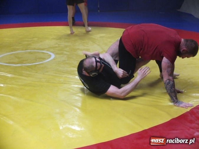 Zdjęcie w galerii na portalu naszraciborz.pl: Trwają przygotowania do Gali MMA wiadomości z regionu