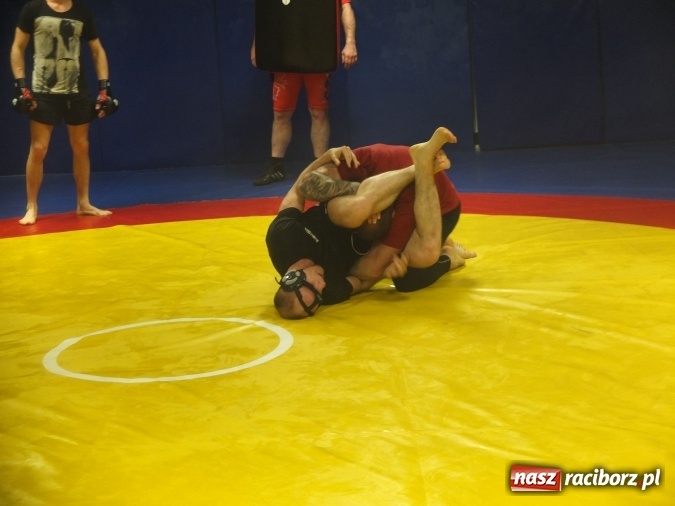 Zdjęcie w galerii na portalu naszraciborz.pl: Trwają przygotowania do Gali MMA wiadomości z regionu