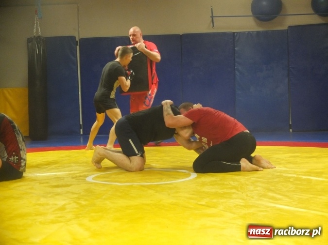 Zdjęcie w galerii na portalu naszraciborz.pl: Trwają przygotowania do Gali MMA wiadomości z regionu