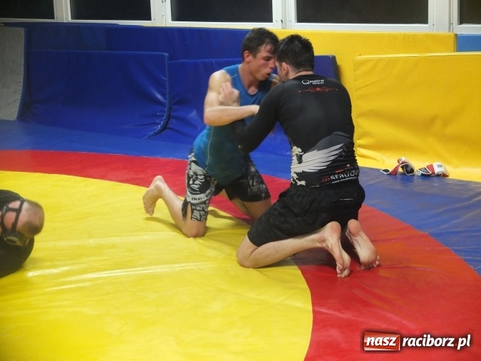 Zdjęcie w galerii na portalu naszraciborz.pl: Trwają przygotowania do Gali MMA wiadomości z regionu