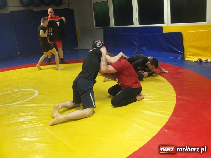 Zdjęcie w galerii na portalu naszraciborz.pl: Trwają przygotowania do Gali MMA wiadomości z regionu