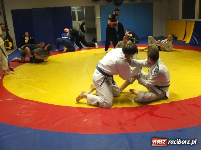 Zdjęcie w galerii na portalu naszraciborz.pl: Trwają przygotowania do Gali MMA wiadomości z regionu