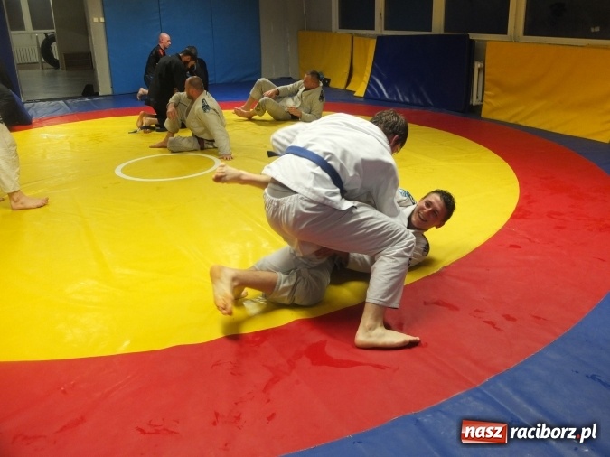 Zdjęcie w galerii na portalu naszraciborz.pl: Trwają przygotowania do Gali MMA wiadomości z regionu