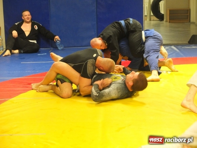 Zdjęcie w galerii na portalu naszraciborz.pl: Trwają przygotowania do Gali MMA wiadomości z regionu