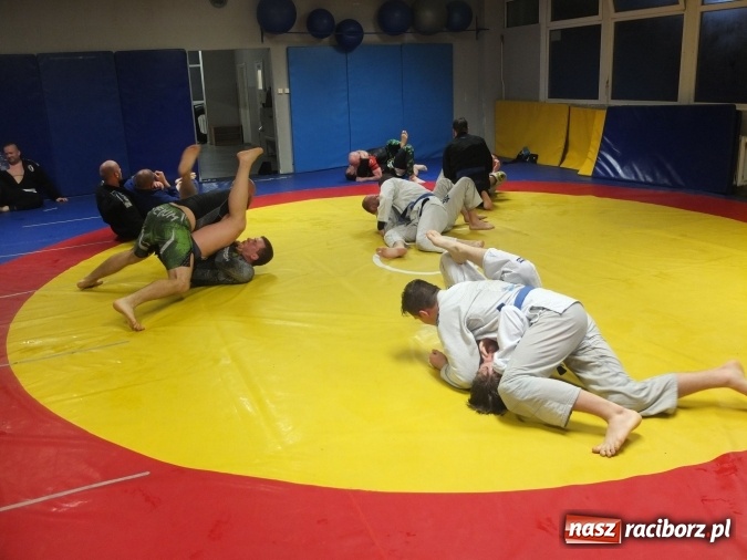 Zdjęcie w galerii na portalu naszraciborz.pl: Trwają przygotowania do Gali MMA wiadomości z regionu