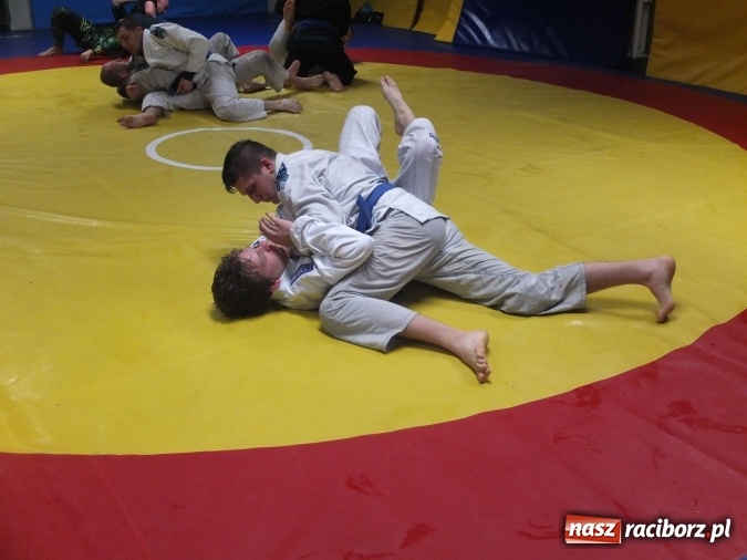 Zdjęcie w galerii na portalu naszraciborz.pl: Trwają przygotowania do Gali MMA wiadomości z regionu