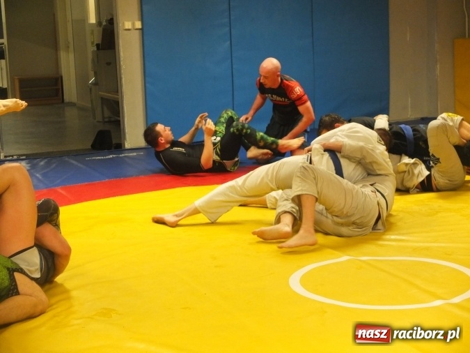 Zdjęcie w galerii na portalu naszraciborz.pl: Trwają przygotowania do Gali MMA wiadomości z regionu