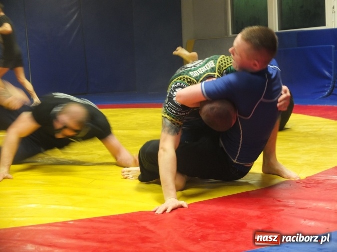 Zdjęcie w galerii na portalu naszraciborz.pl: Trwają przygotowania do Gali MMA wiadomości z regionu