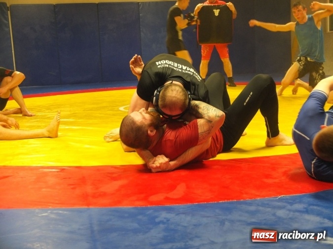 Zdjęcie w galerii na portalu naszraciborz.pl: Trwają przygotowania do Gali MMA wiadomości z regionu