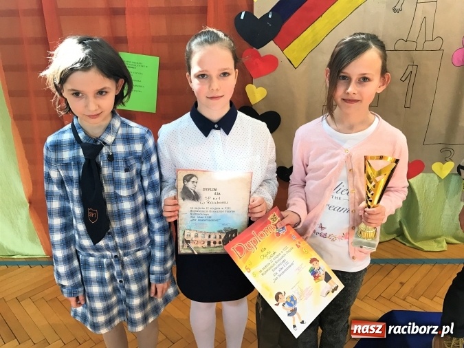 Zdjęcie w galerii na portalu naszraciborz.pl: Sukces uczennic ze Szkoły Podstawowej nr 1 na Wojewódzkim Konkursie Języka Niemieckiego Deutschkenner  wiadomości z regionu