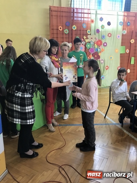 Zdjęcie w galerii na portalu naszraciborz.pl: Sukces uczennic ze Szkoły Podstawowej nr 1 na Wojewódzkim Konkursie Języka Niemieckiego Deutschkenner  wiadomości z regionu