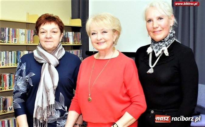 Zdjęcie w galerii na portalu naszraciborz.pl: Moje szczęśliwe wyspy - spotkanie z Magdaleną Zawadzką w raciborskiej bibliotece wiadomości z regionu