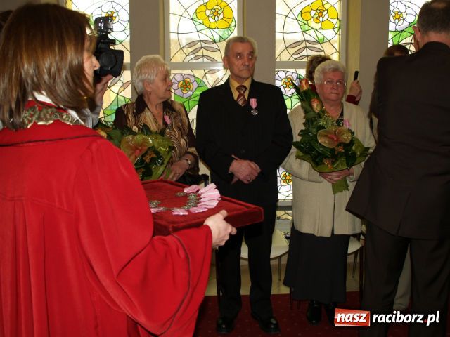 Zdjęcie w galerii na portalu naszraciborz.pl: Najmłodsi życzyli większej emerytury wiadomości z regionu