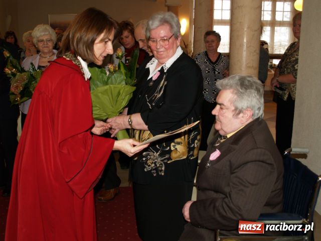 Zdjęcie w galerii na portalu naszraciborz.pl: Najmłodsi życzyli większej emerytury wiadomości z regionu