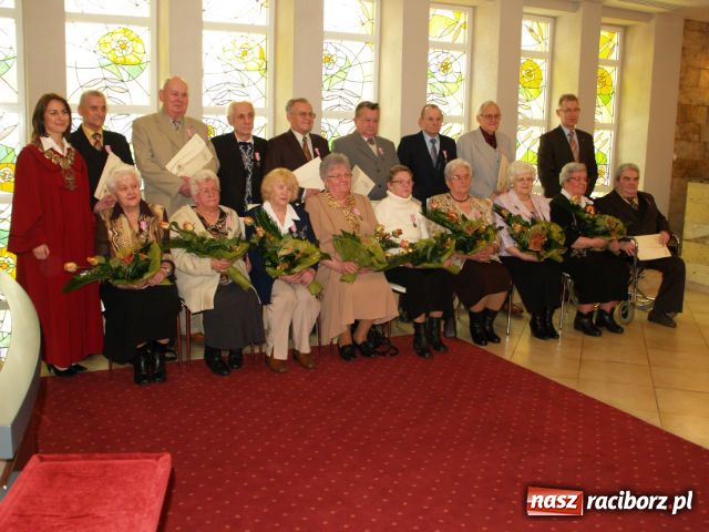 Zdjęcie w galerii na portalu naszraciborz.pl: Najmłodsi życzyli większej emerytury wiadomości z regionu