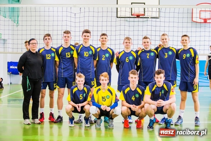 Zdjęcie w galerii na portalu naszraciborz.pl: Gimnazjum nr 3 ma najlepszych siatkarzy wiadomości z regionu