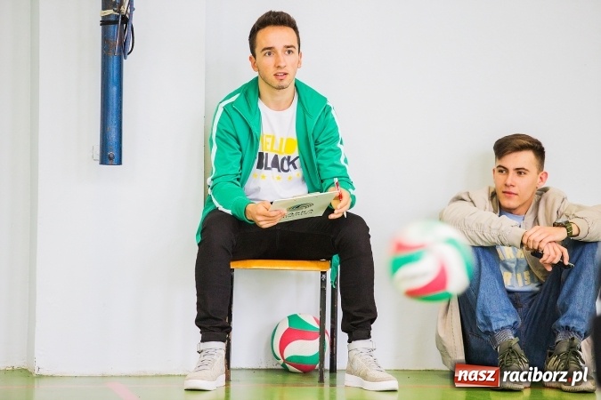 Zdjęcie w galerii na portalu naszraciborz.pl: Gimnazjum nr 3 ma najlepszych siatkarzy wiadomości z regionu