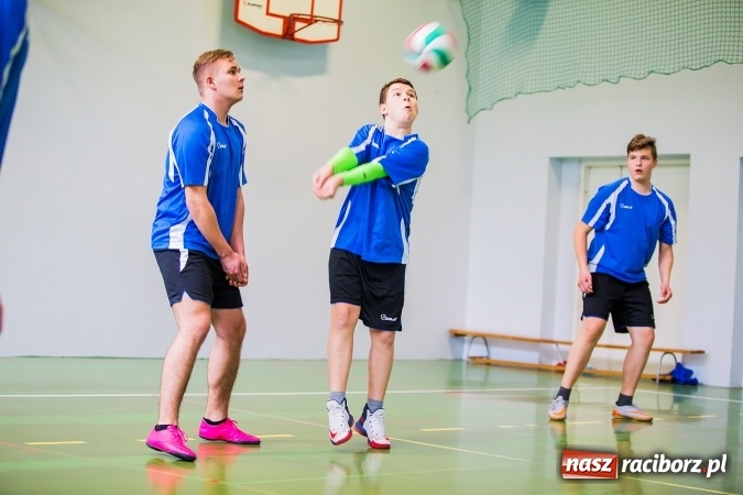 Zdjęcie w galerii na portalu naszraciborz.pl: Gimnazjum nr 3 ma najlepszych siatkarzy wiadomości z regionu