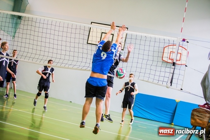 Zdjęcie w galerii na portalu naszraciborz.pl: Gimnazjum nr 3 ma najlepszych siatkarzy wiadomości z regionu