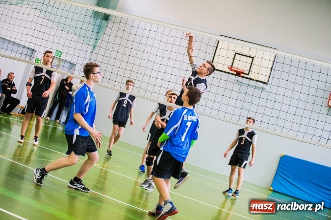 Zdjęcie w galerii na portalu naszraciborz.pl: Gimnazjum nr 3 ma najlepszych siatkarzy wiadomości z regionu