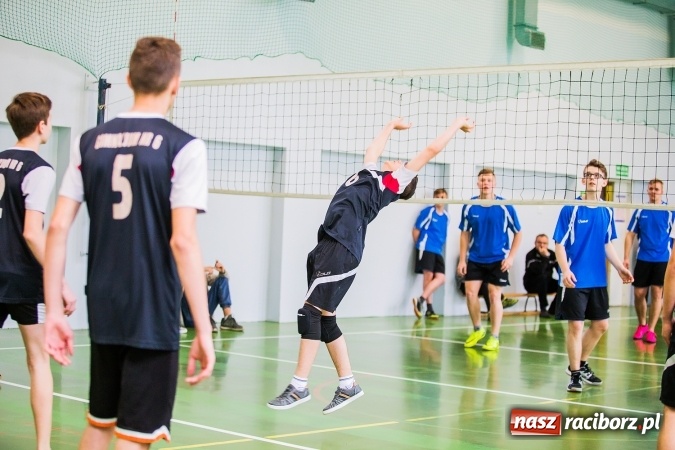 Zdjęcie w galerii na portalu naszraciborz.pl: Gimnazjum nr 3 ma najlepszych siatkarzy wiadomości z regionu