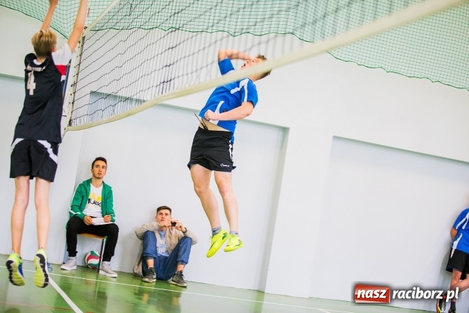 Zdjęcie w galerii na portalu naszraciborz.pl: Gimnazjum nr 3 ma najlepszych siatkarzy wiadomości z regionu