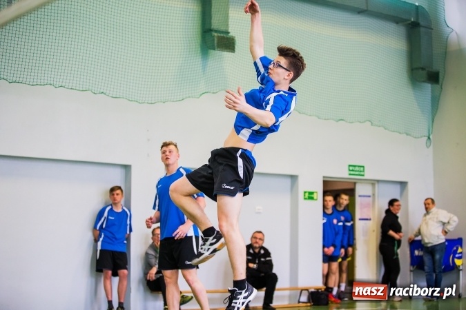 Zdjęcie w galerii na portalu naszraciborz.pl: Gimnazjum nr 3 ma najlepszych siatkarzy wiadomości z regionu