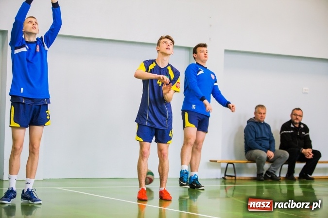 Zdjęcie w galerii na portalu naszraciborz.pl: Gimnazjum nr 3 ma najlepszych siatkarzy wiadomości z regionu