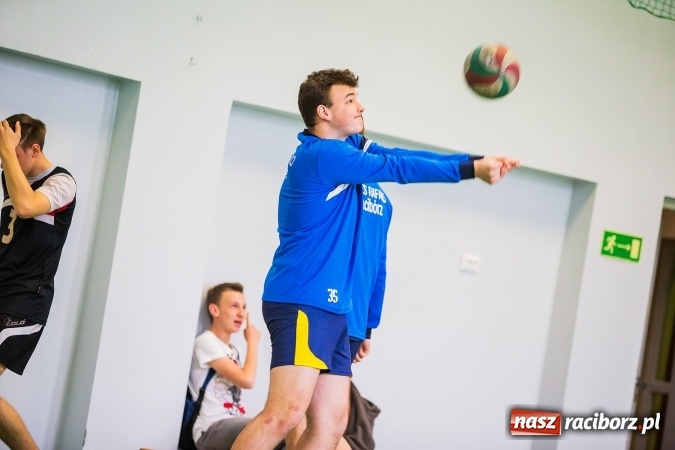 Zdjęcie w galerii na portalu naszraciborz.pl: Gimnazjum nr 3 ma najlepszych siatkarzy wiadomości z regionu