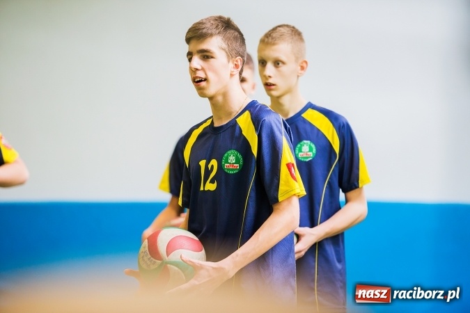 Zdjęcie w galerii na portalu naszraciborz.pl: Gimnazjum nr 3 ma najlepszych siatkarzy wiadomości z regionu