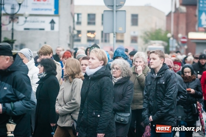 Zdjęcie w galerii na portalu naszraciborz.pl: Droga krzyżowa ulicami Raciborza wiadomości z regionu