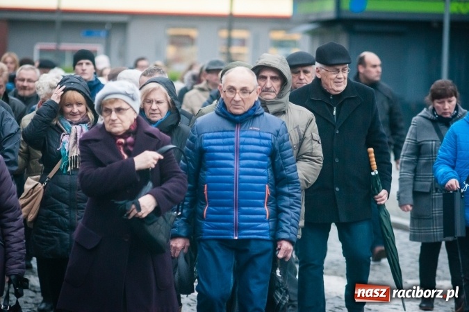 Zdjęcie w galerii na portalu naszraciborz.pl: Droga krzyżowa ulicami Raciborza wiadomości z regionu