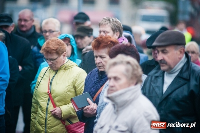 Zdjęcie w galerii na portalu naszraciborz.pl: Droga krzyżowa ulicami Raciborza wiadomości z regionu