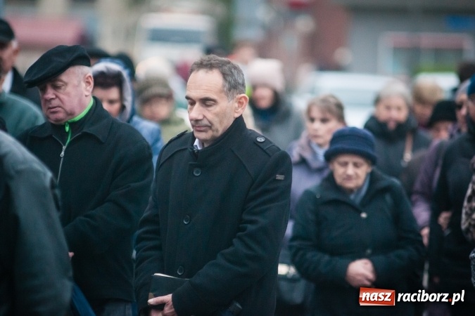 Zdjęcie w galerii na portalu naszraciborz.pl: Droga krzyżowa ulicami Raciborza wiadomości z regionu