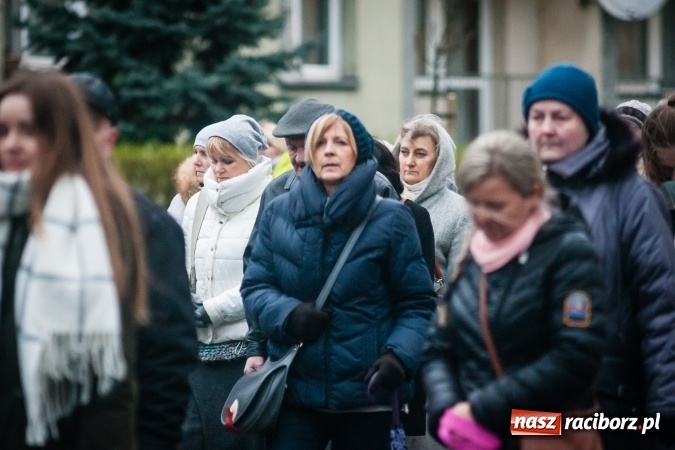 Zdjęcie w galerii na portalu naszraciborz.pl: Droga krzyżowa ulicami Raciborza wiadomości z regionu