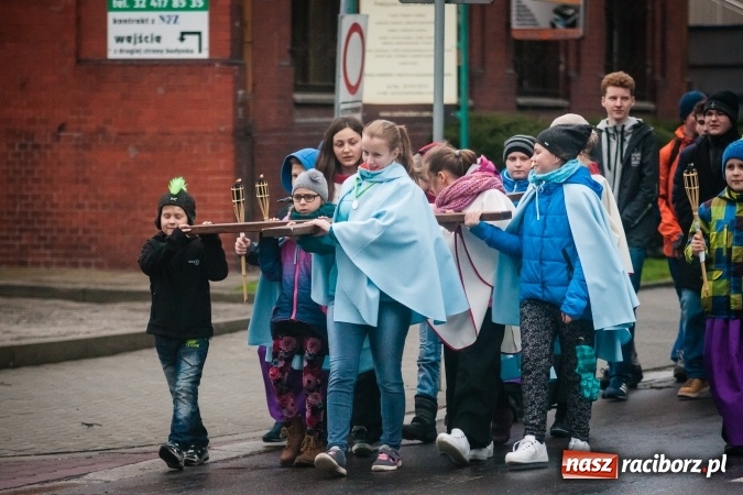 Zdjęcie w galerii na portalu naszraciborz.pl: Droga krzyżowa ulicami Raciborza wiadomości z regionu