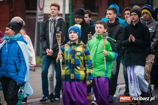 Zdjęcie w galerii na portalu naszraciborz.pl: Droga krzyżowa ulicami Raciborza wiadomości z regionu