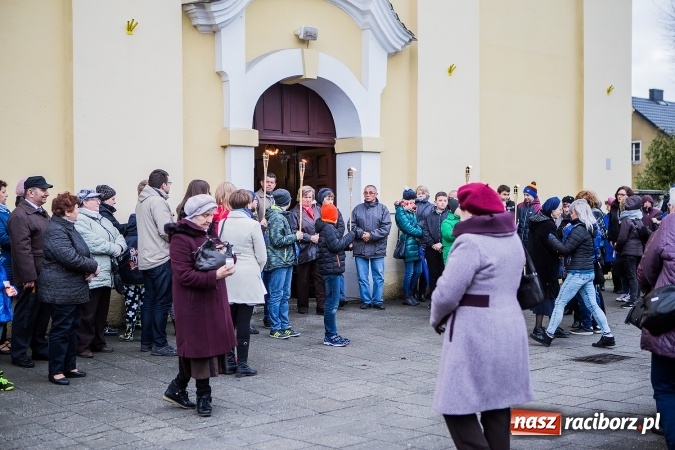 Zdjęcie w galerii na portalu naszraciborz.pl: Droga krzyżowa ulicami Raciborza wiadomości z regionu