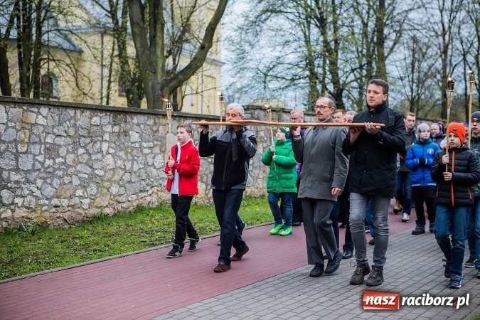 Zdjęcie w galerii na portalu naszraciborz.pl: Droga krzyżowa ulicami Raciborza wiadomości z regionu