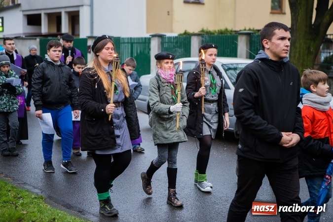 Zdjęcie w galerii na portalu naszraciborz.pl: Droga krzyżowa ulicami Raciborza wiadomości z regionu